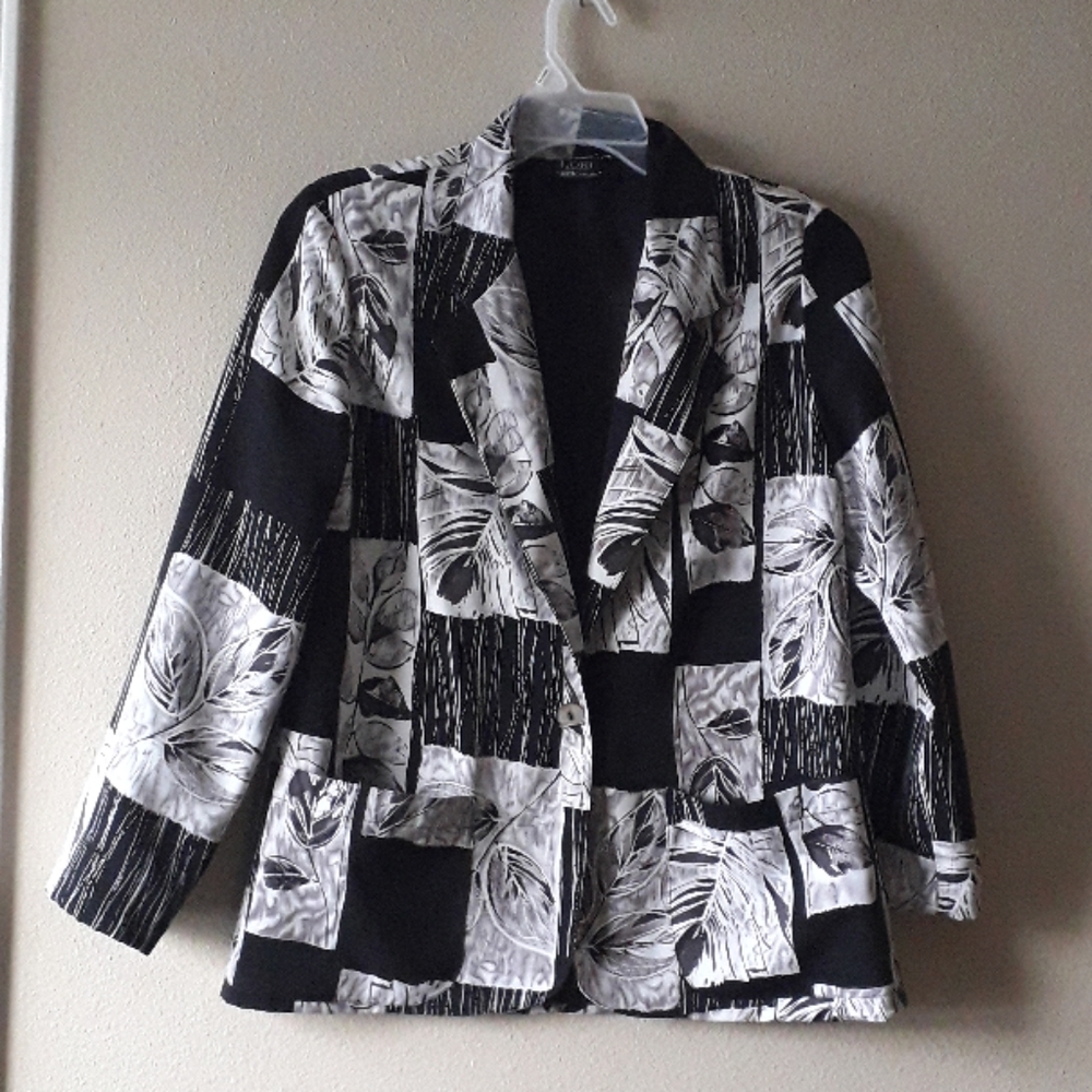 Lori of California One Button  Lightweight Blazer